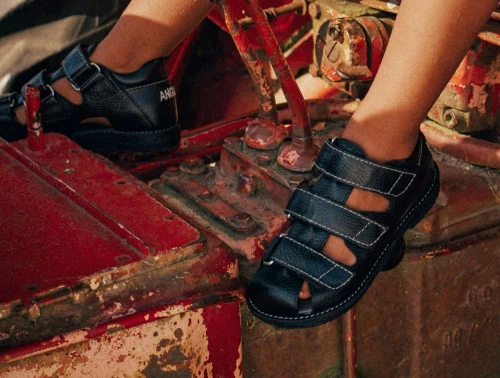 Angulus sandal sort bred størrelse 28-32